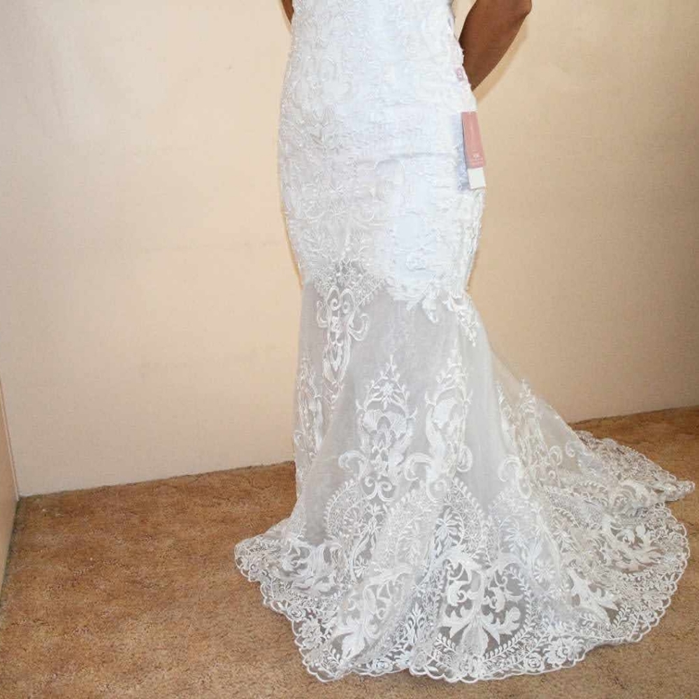 White lace wedding dress - Picture 5 of 10